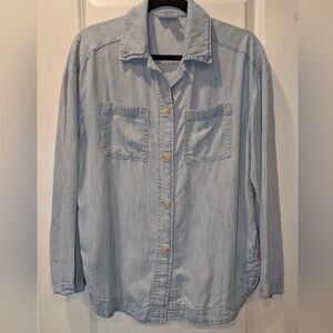 Liz Claiborne Chambray Button Up Shirt Women’s Small Light Blue